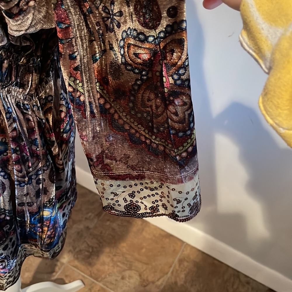 Beautiful blouse - Picture 4 of 6